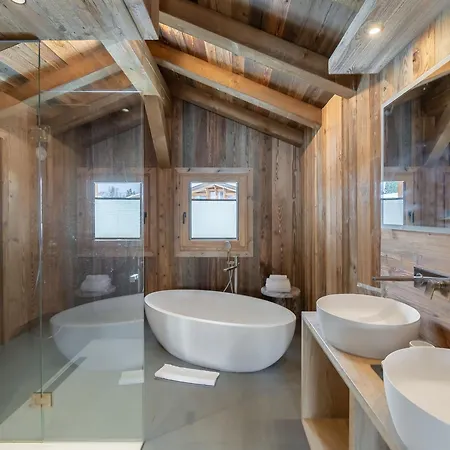 Neuf Avec Sauna, Garage, Terrasse Et Services Inclus A - Fr-1-569-69 Combloux