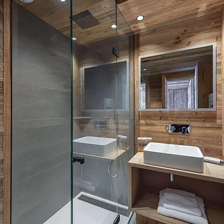 Chalet Neuf Avec Sauna, Garage, Terrasse Et Services Inclus A - Fr-1-569-69